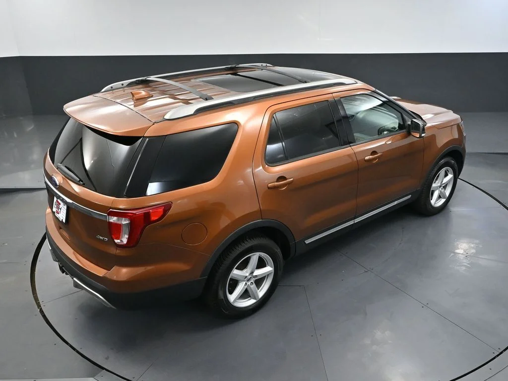 Used 2017 Red Ford XLT image 64