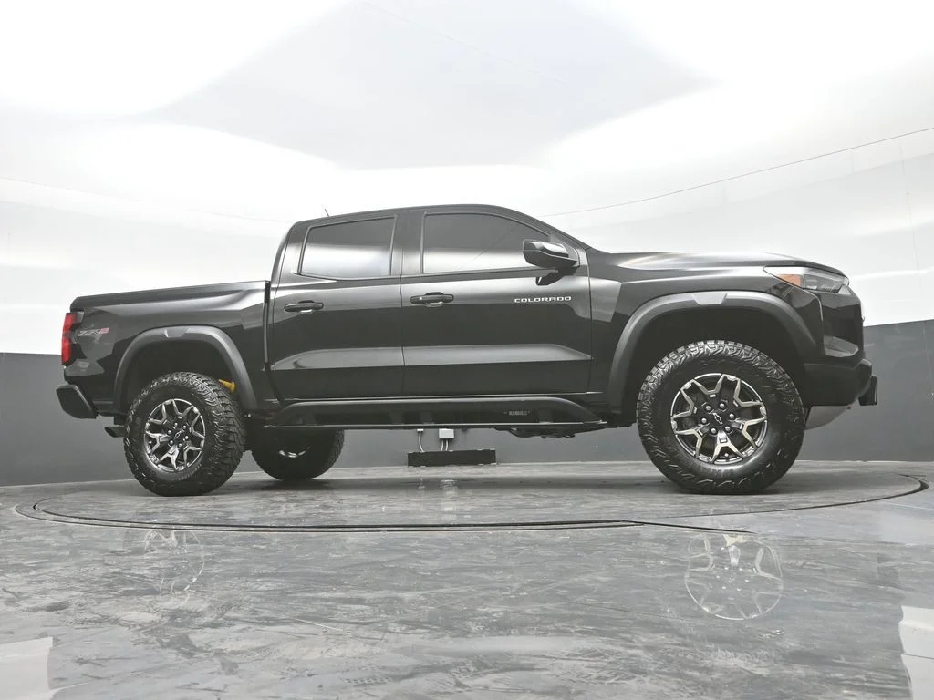 Used 2026 Black Chevrolet ZR2 image 23