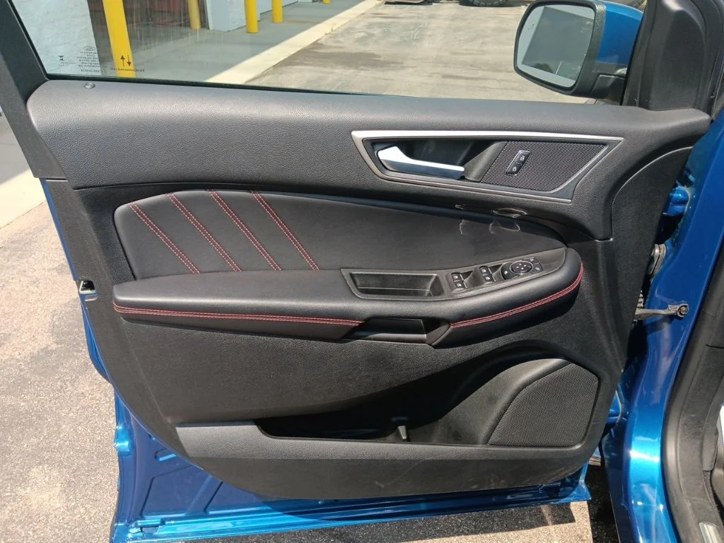 Used 2023 Blue Metallic Ford ST Line image 12
