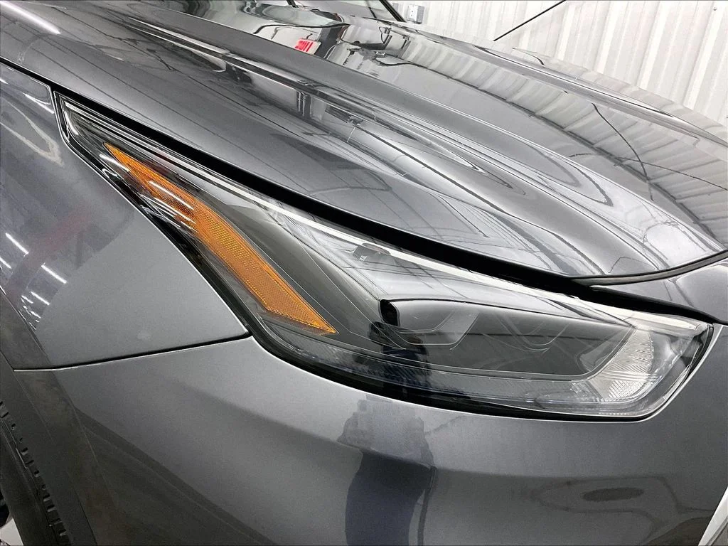 Used 2022 Gray Toyota XLE image 34