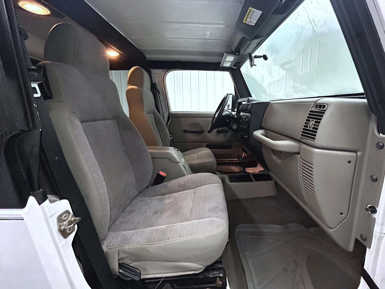 Used 2003 White Jeep Sport image 15