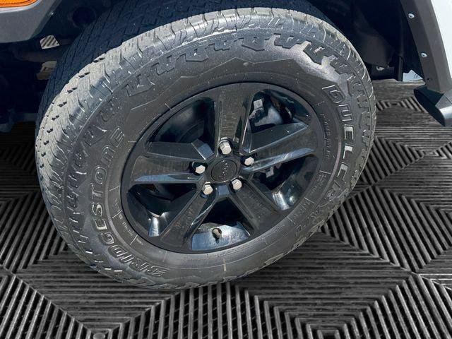 Used 2022 White Jeep Unlimited Sahara image 10
