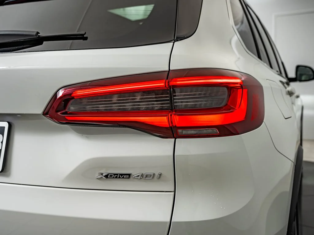 Used 2021 Alpine White BMW xDrive40i image 15
