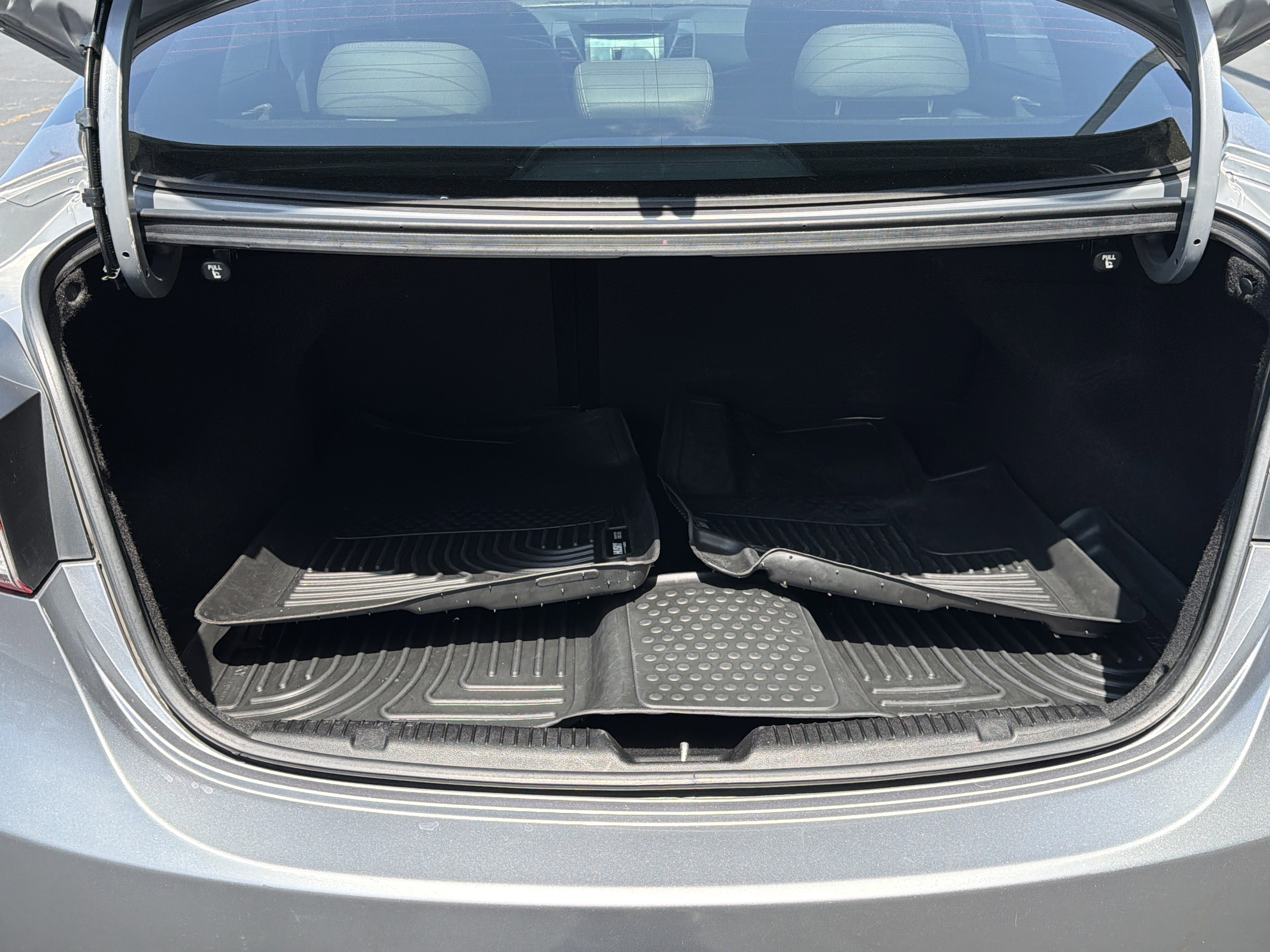 Used 2014 Titanium Gray Metallic Hyundai Limited image 22