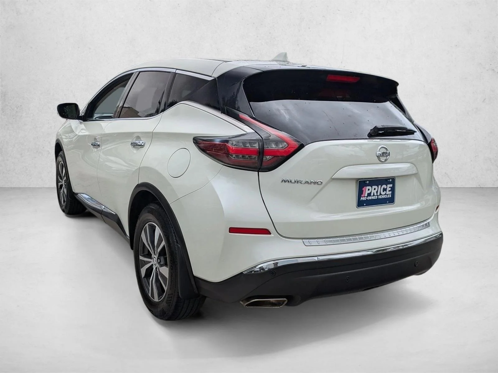 Used 2020 Pearl White Tricoat Nissan S image 8