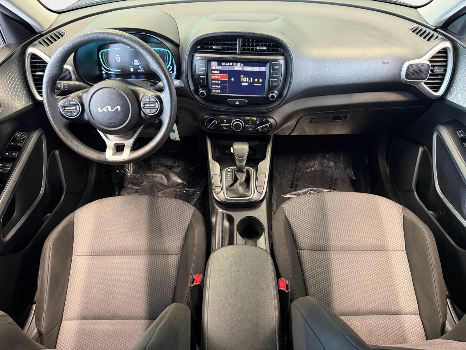Used 2023 Fusion Black Kia LX image 3