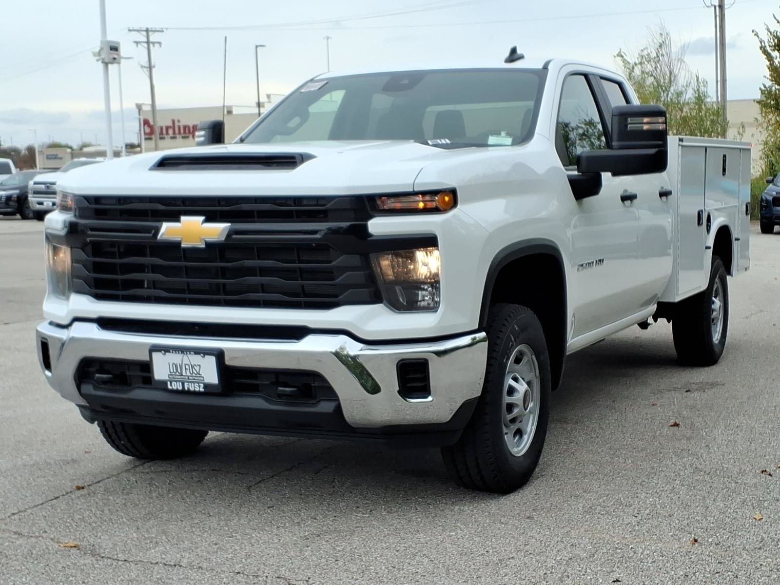 New 2026 Summit White Chevrolet WT image 2