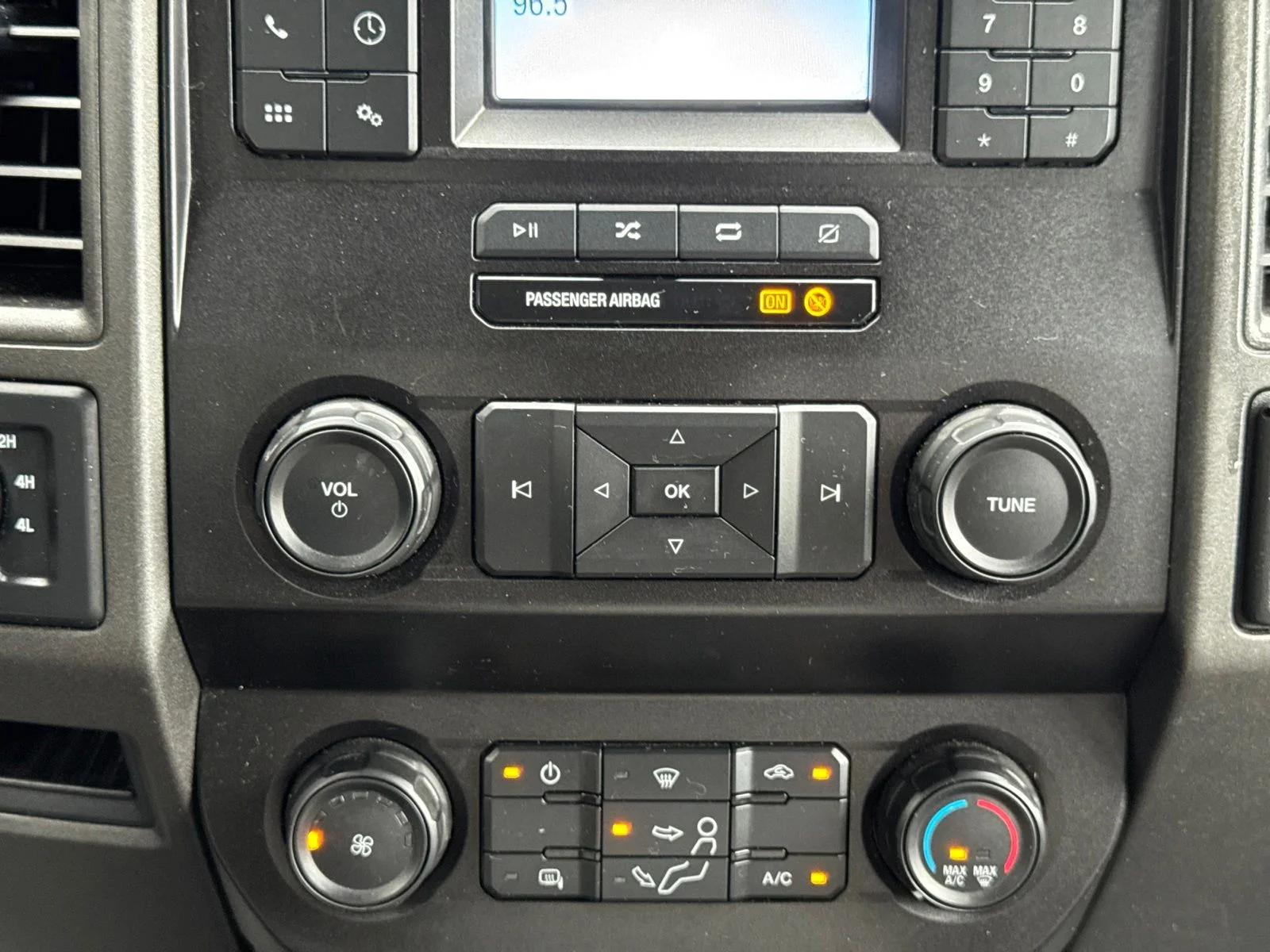 Used 2022 White Ford XL image 20