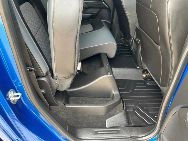 Used 2018 KINETIC BLUE METALLIC Chevrolet 4WD Z71 image 35