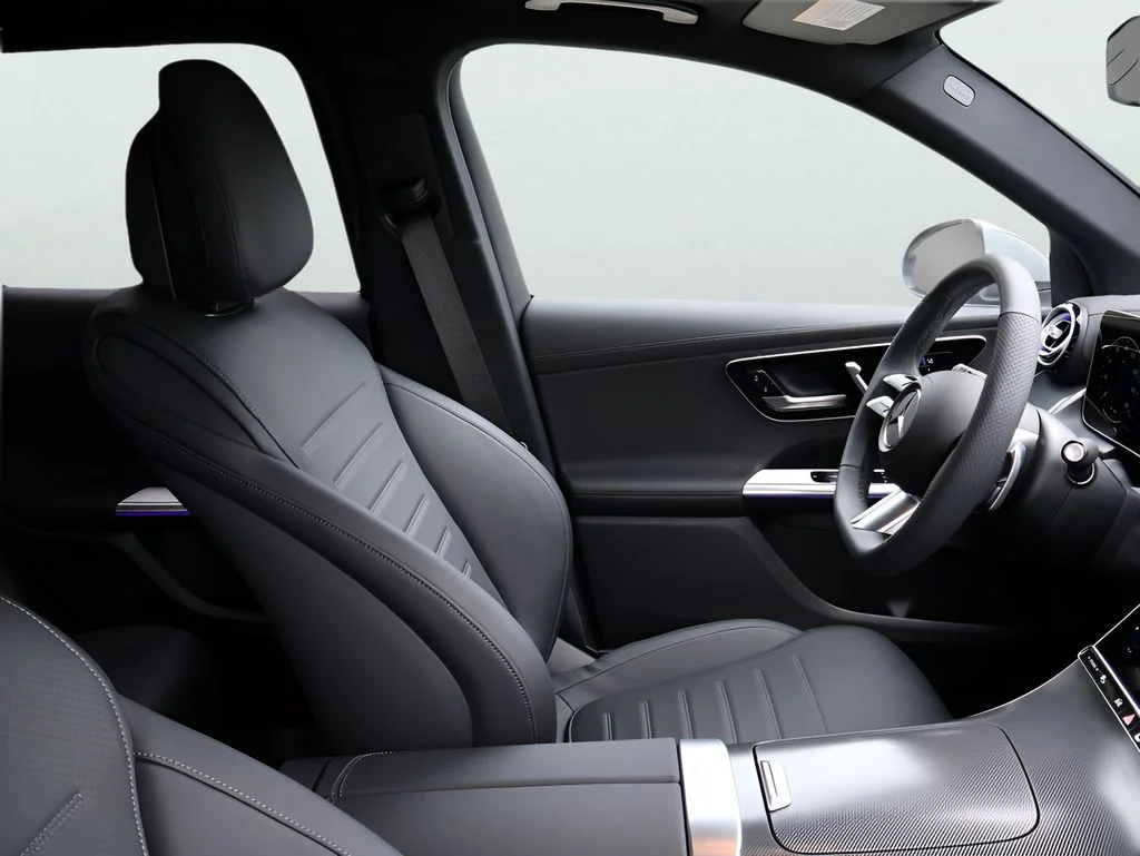 New 2026 MANUFAKTUR Alpine Grey Mercedes-Benz GLC 300 image 8