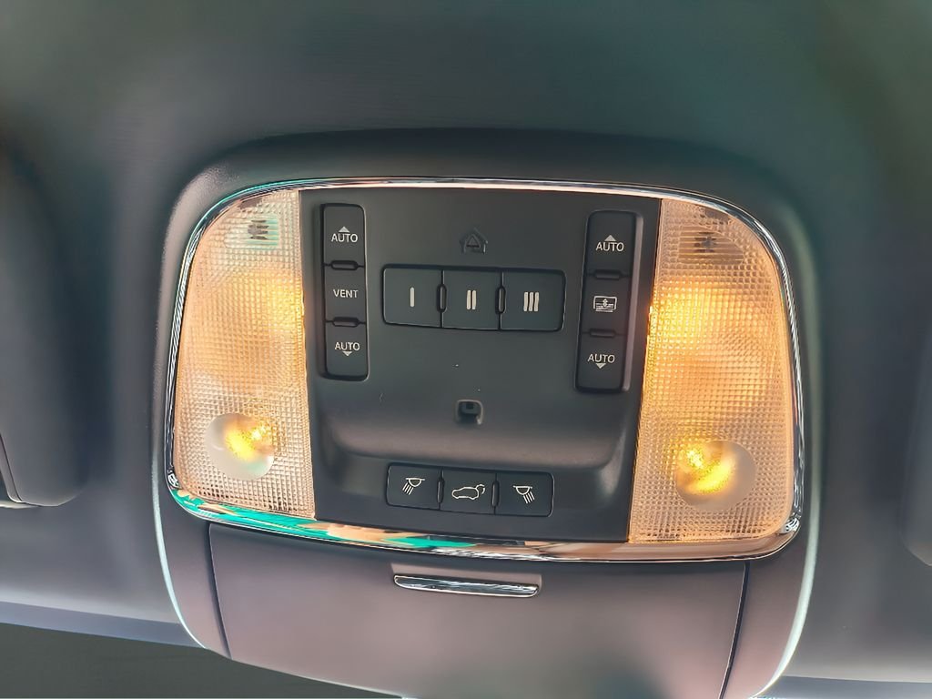 2021 Jeep Grand Cherokee Overland - Photo 24