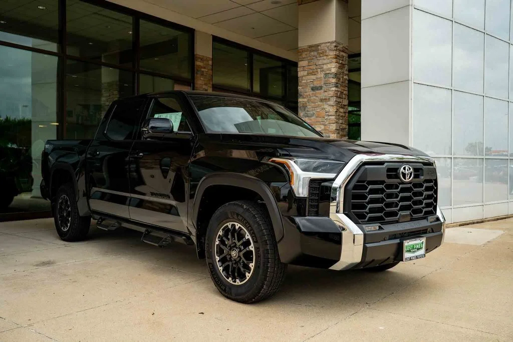 New 2026 Midnight Black Metallic Toyota  SR5 image 4