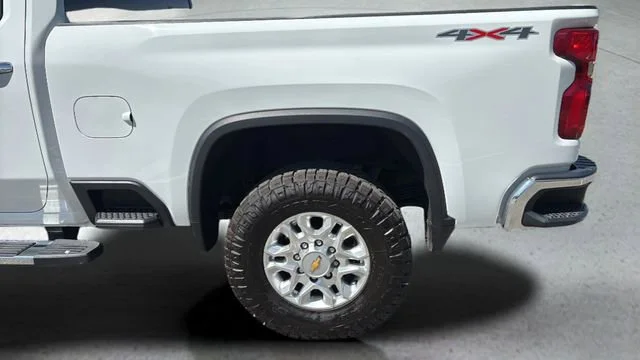 Used 2024 Summit White Chevrolet LTZ image 38