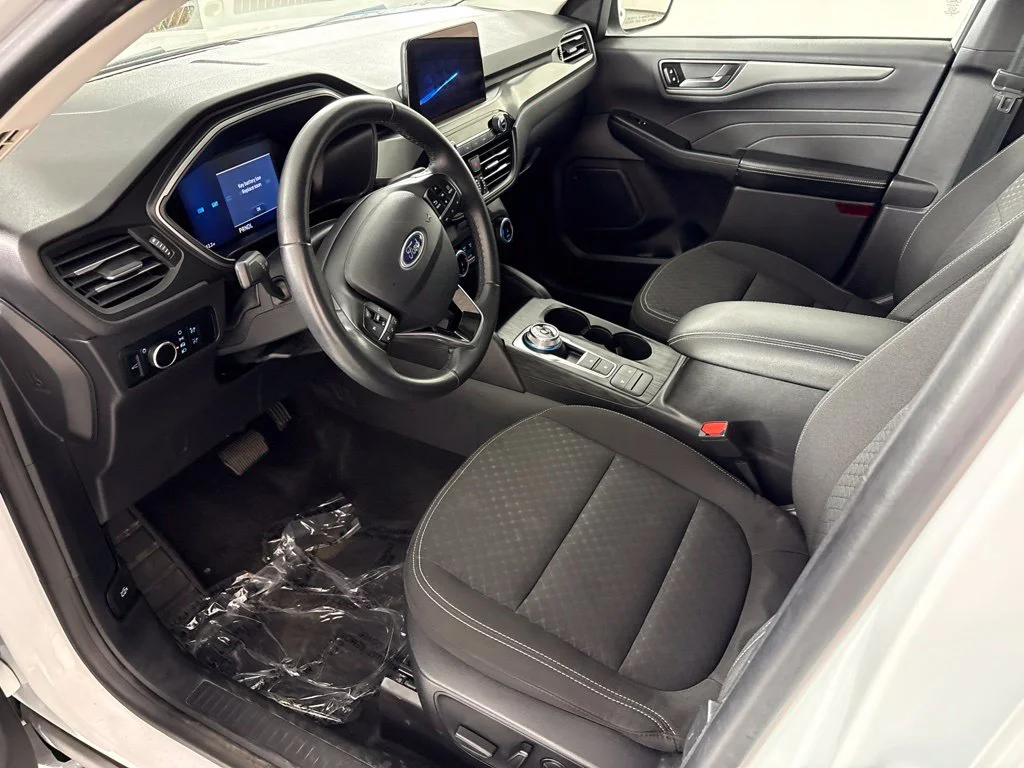 Used 2024 White Ford Active image 27