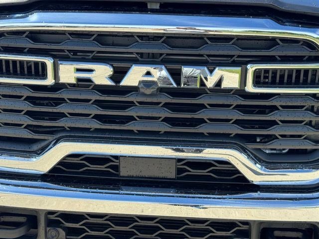 New 2026 Granite Crystal Metallic Clear-Coat Exterior Paint RAM Big Horn image 37