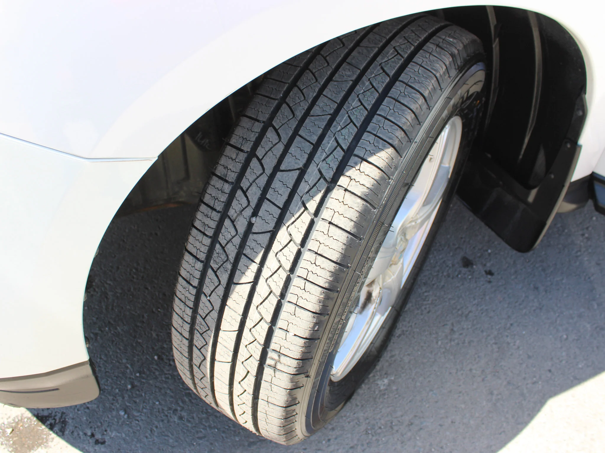 Used 2014 White Nissan Platinum * V6 | Heated/Cooled Seats | Rear DVD | Trailer Tow Package | BOSE | 360 Camera image 9