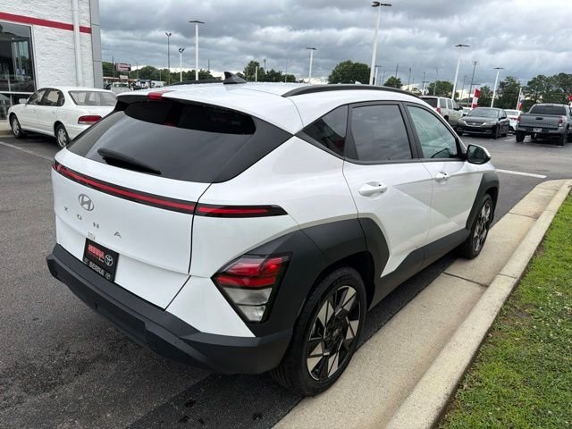Used 2024 White Hyundai SEL image 9