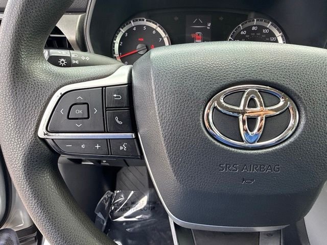 Used 2022 Silver Toyota L image 27