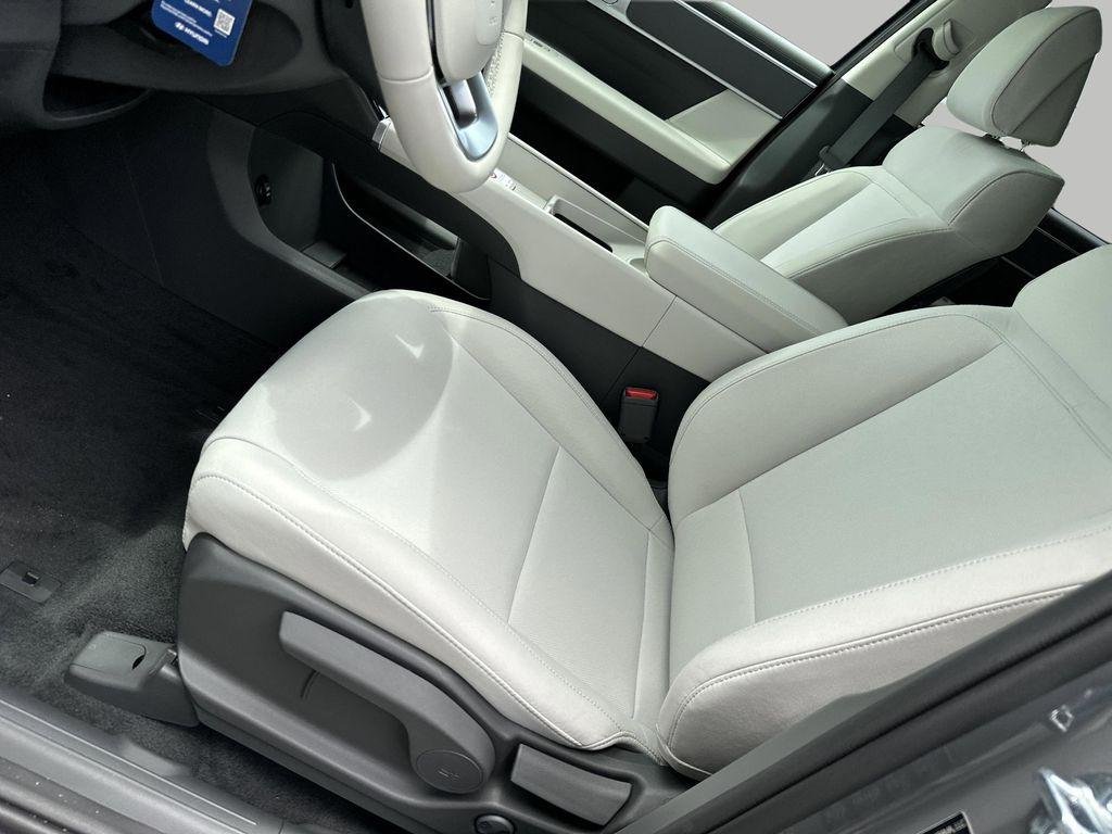 New 2026 Hampton Gray Hyundai SE FWD image 9