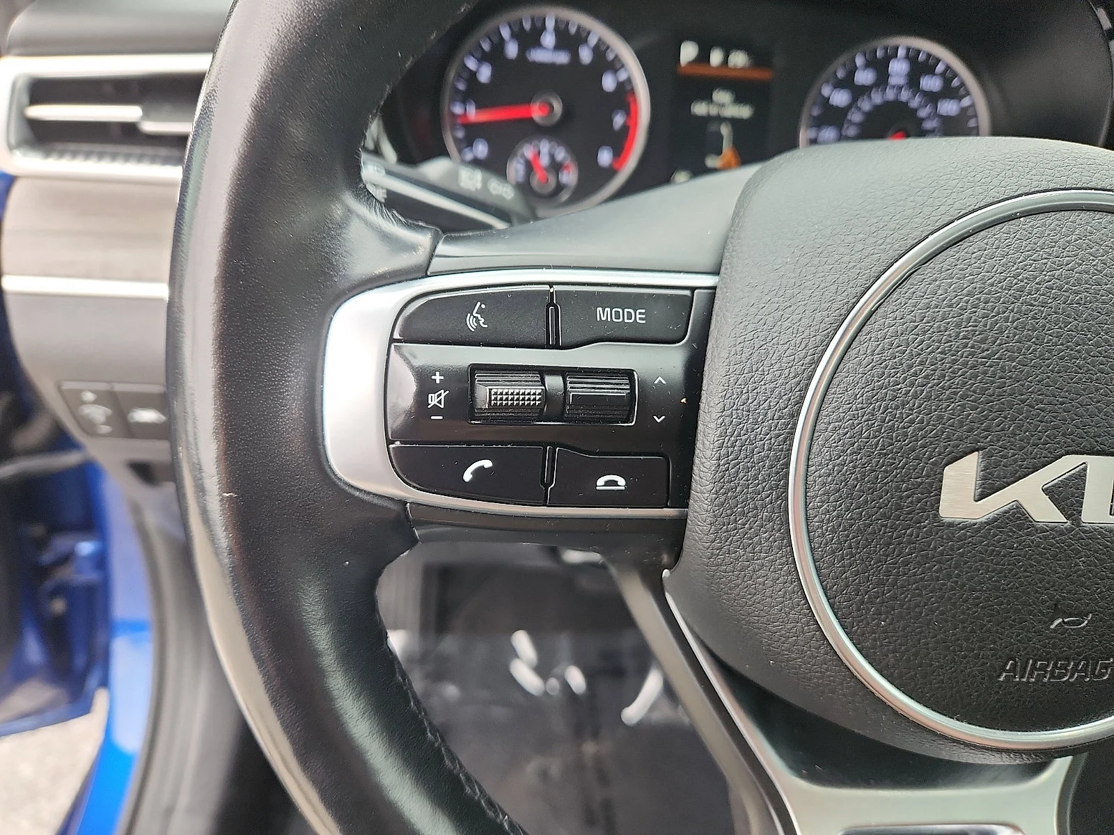 Used 2022 Blue Kia EX image 22