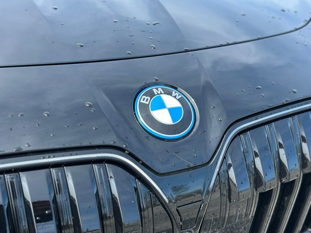 New 2026 Black Sapphire Metallic BMW 750e xDrive image 11