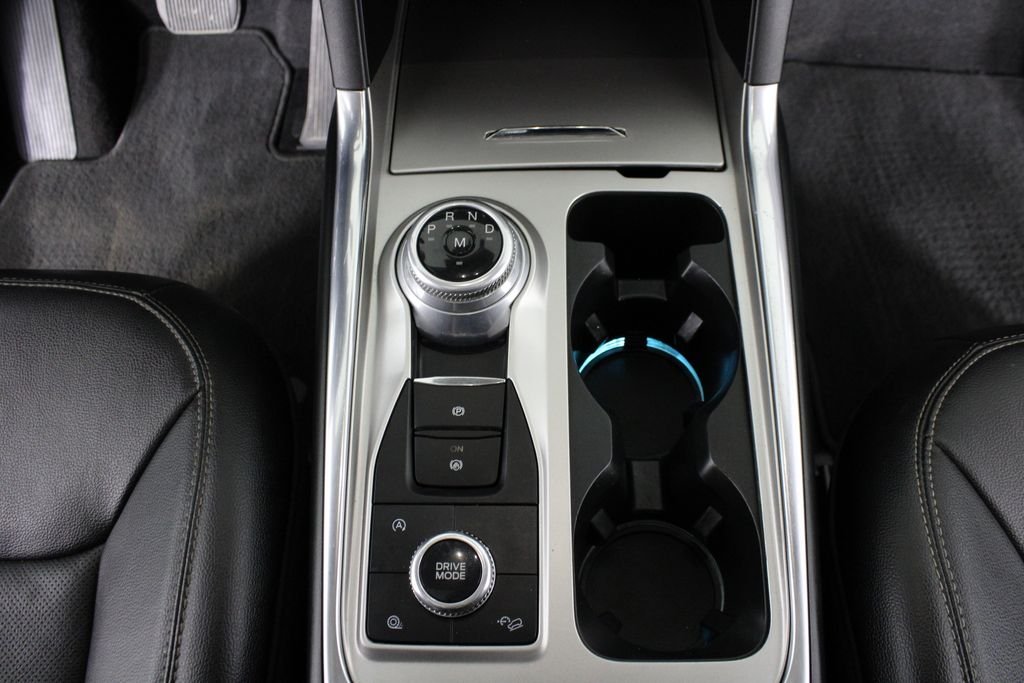 Used 2021 Red Ford Limited image 29