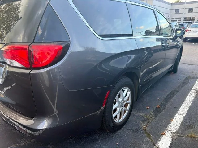 Used 2017 Crystal Metallic Chrysler Touring image 8
