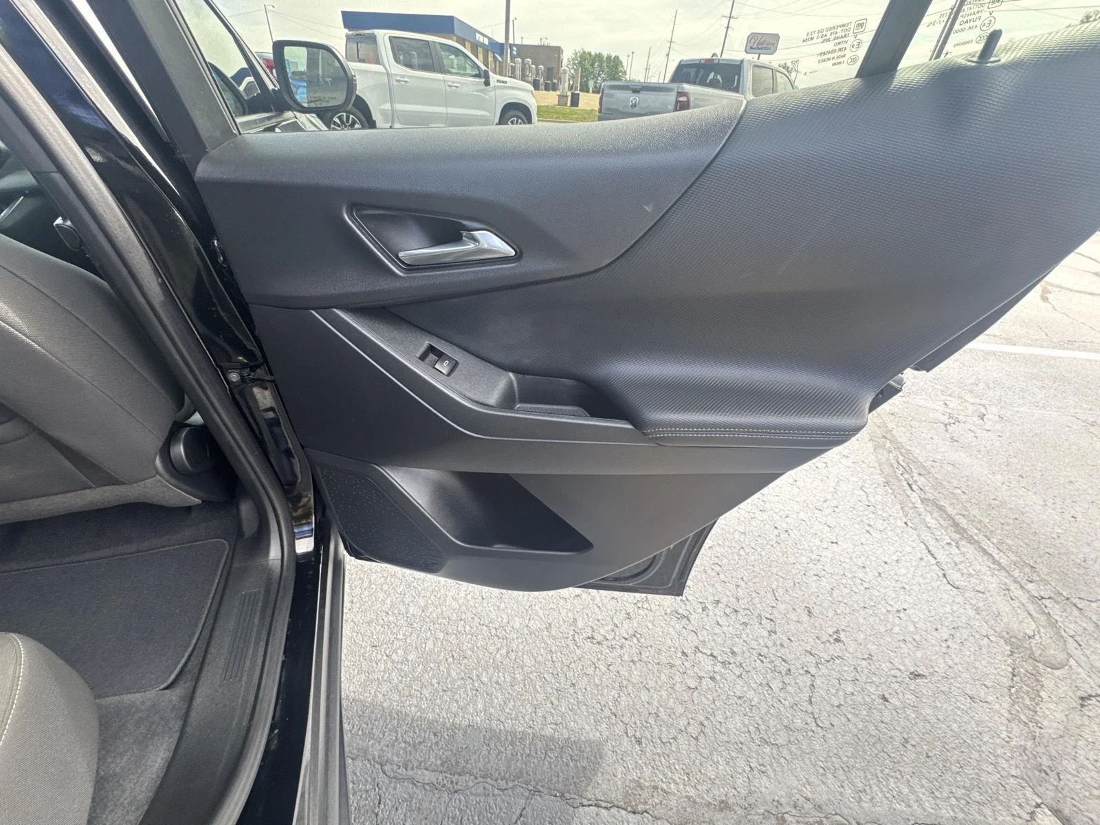 Used 2025 Mosaic Black Metallic Chevrolet LT image 14
