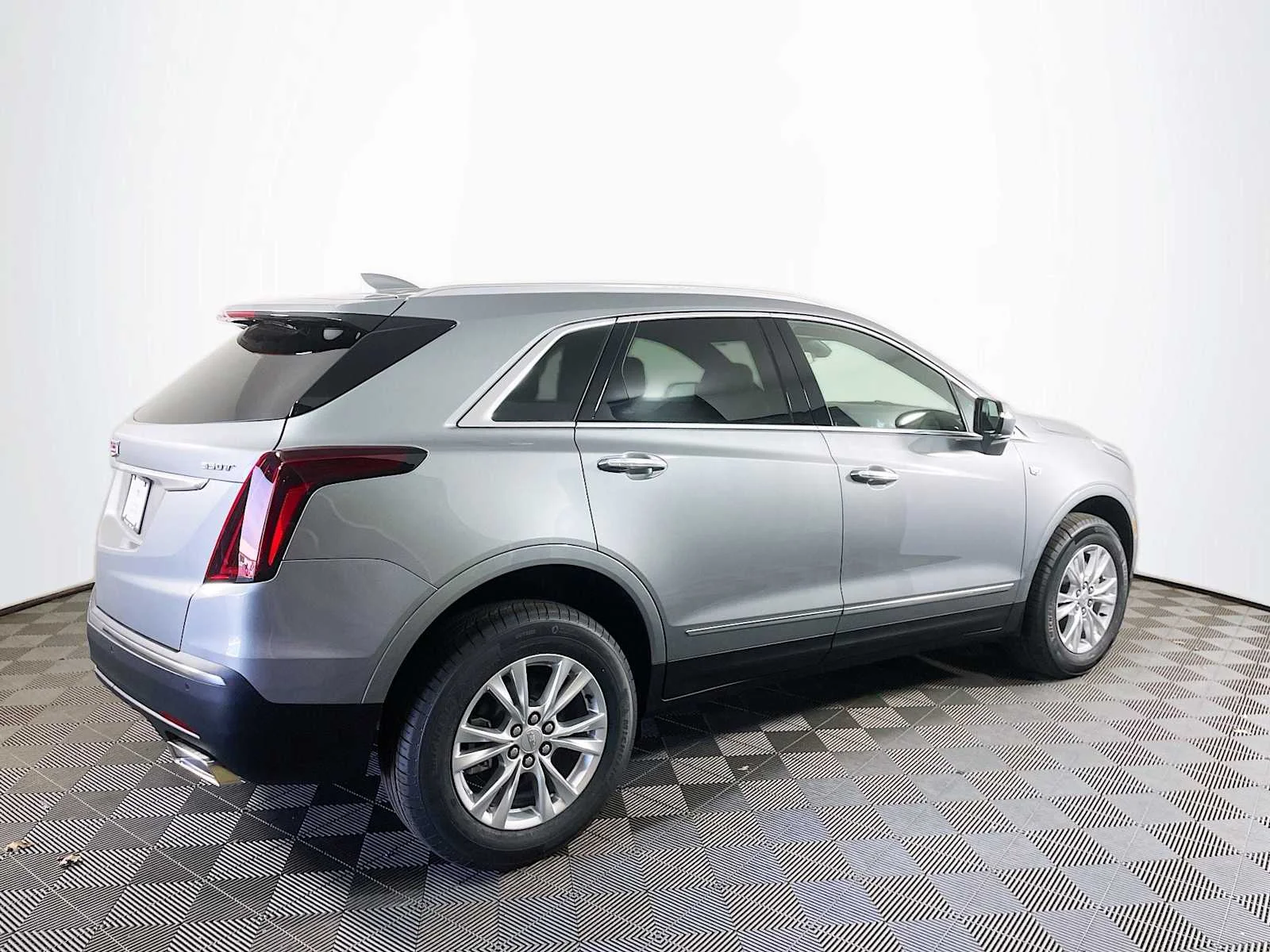 Used 2026 Argent Silver Metallic Cadillac FWD Luxury image 2