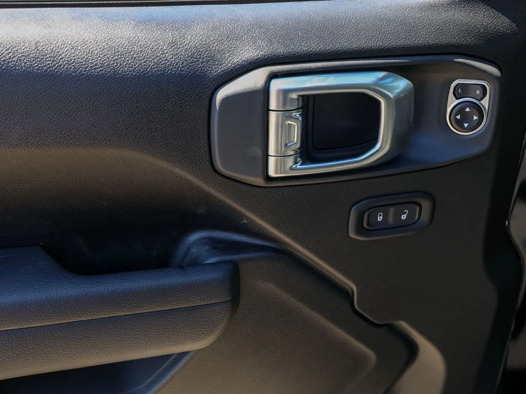 New 2026 Black Clear-Coat Exterior Paint Jeep Sport S image 24
