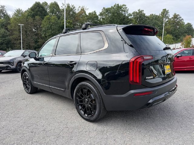 Used 2022 Black Kia EX image 5