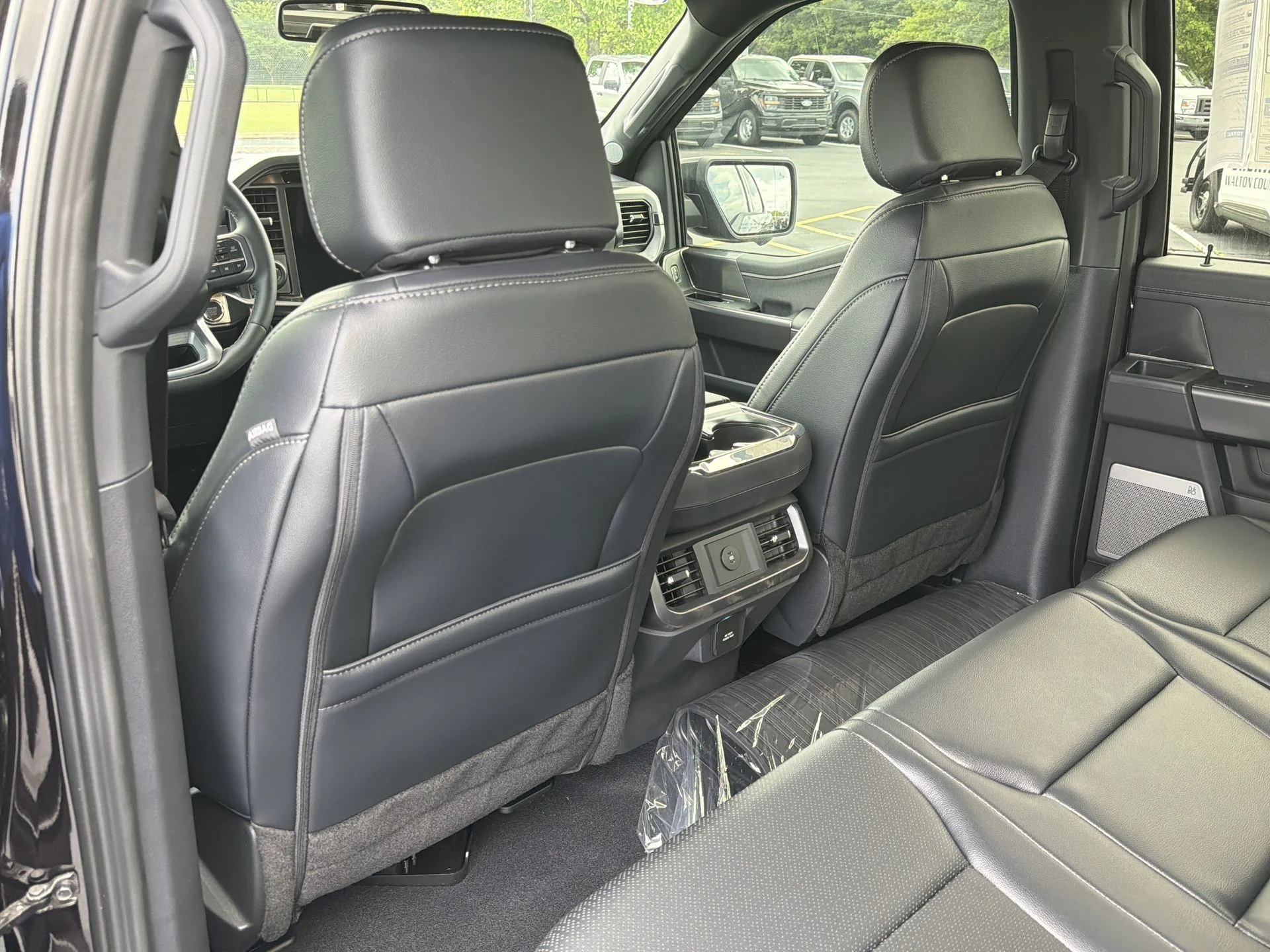 New 2026 Agate Black Metallic Ford Lariat® image 28
