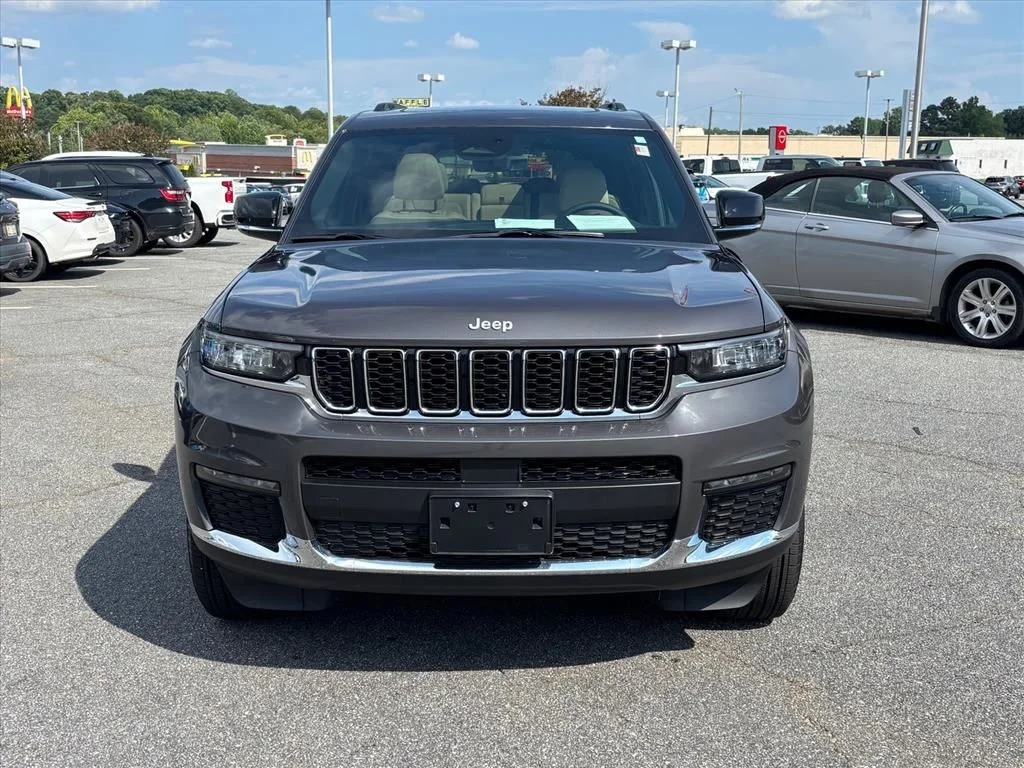 Used 2025 Gray Jeep Limited image 22