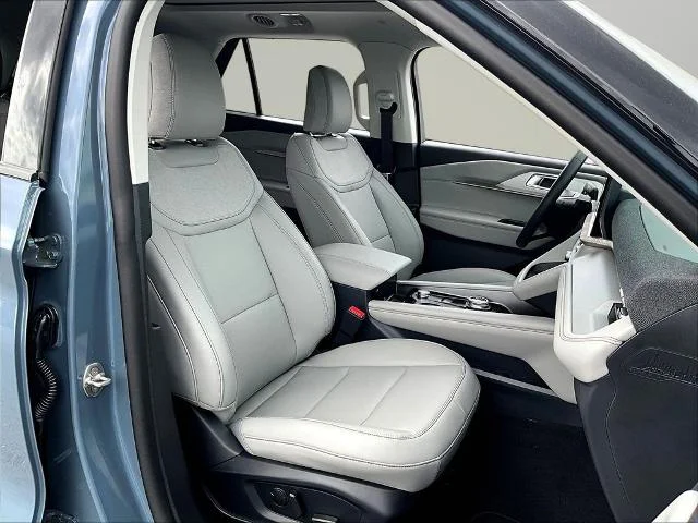 New 2026 Vapor Blue Metallic Ford Active image 42