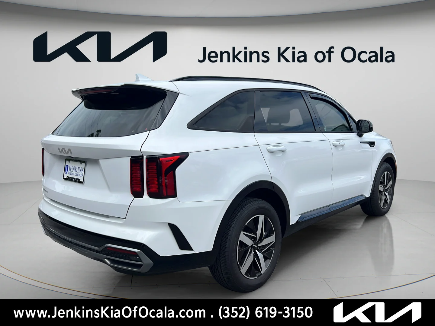 Used 2023 Glacial White Pearl Kia EX image 3