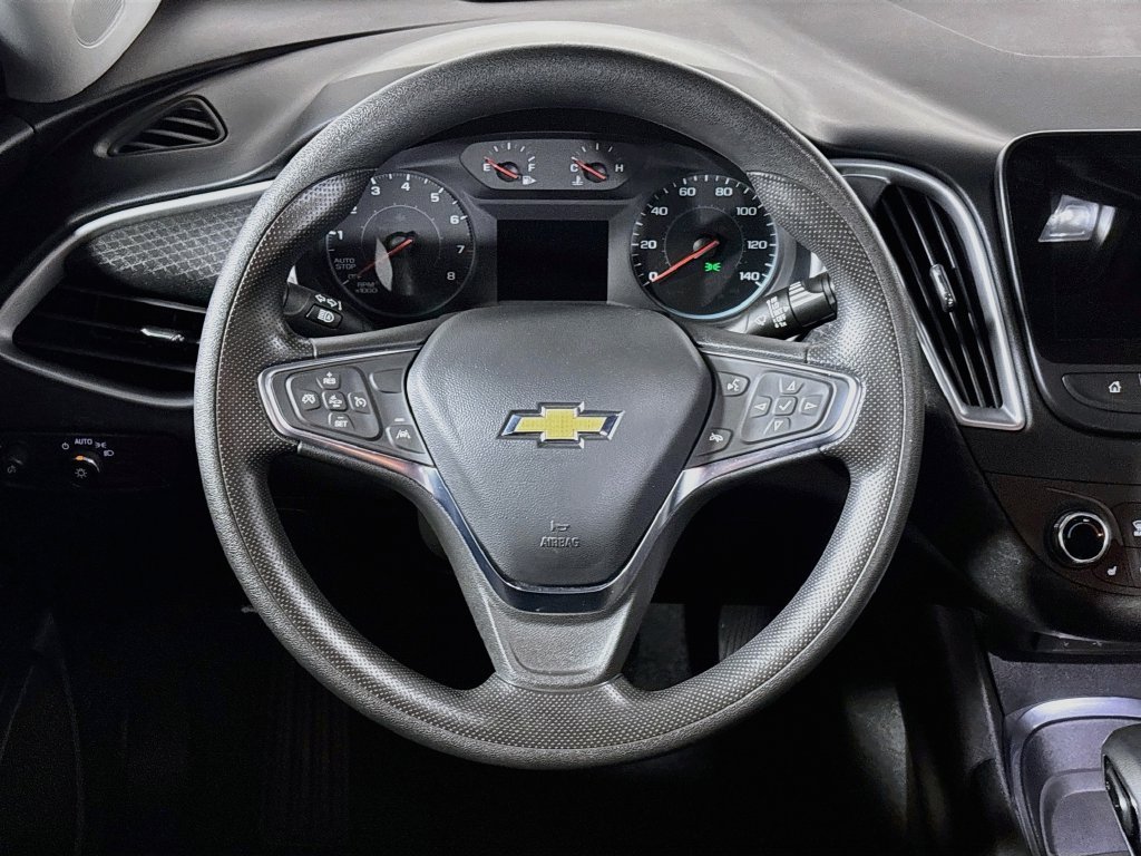 Used 2025 Summit White Chevrolet LT image 13
