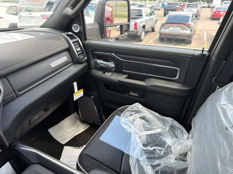 New 2026 Molten Red Pearl-Coat Exterior Paint RAM Laramie image 14