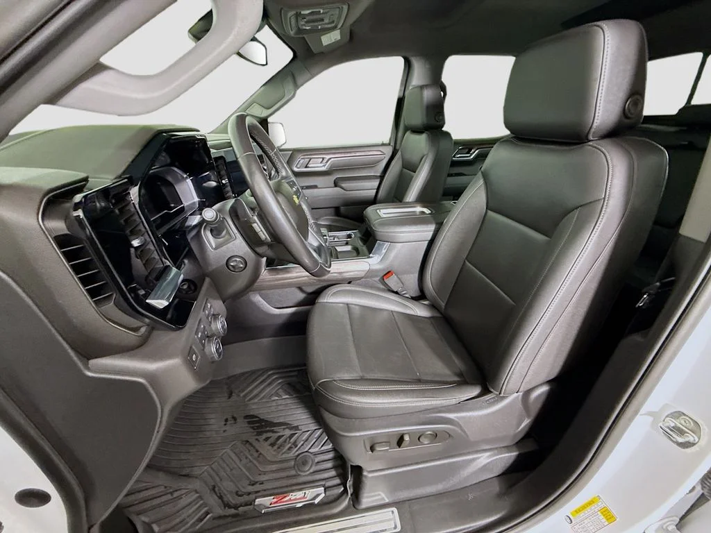 Used 2022 White Chevrolet LTZ image 21