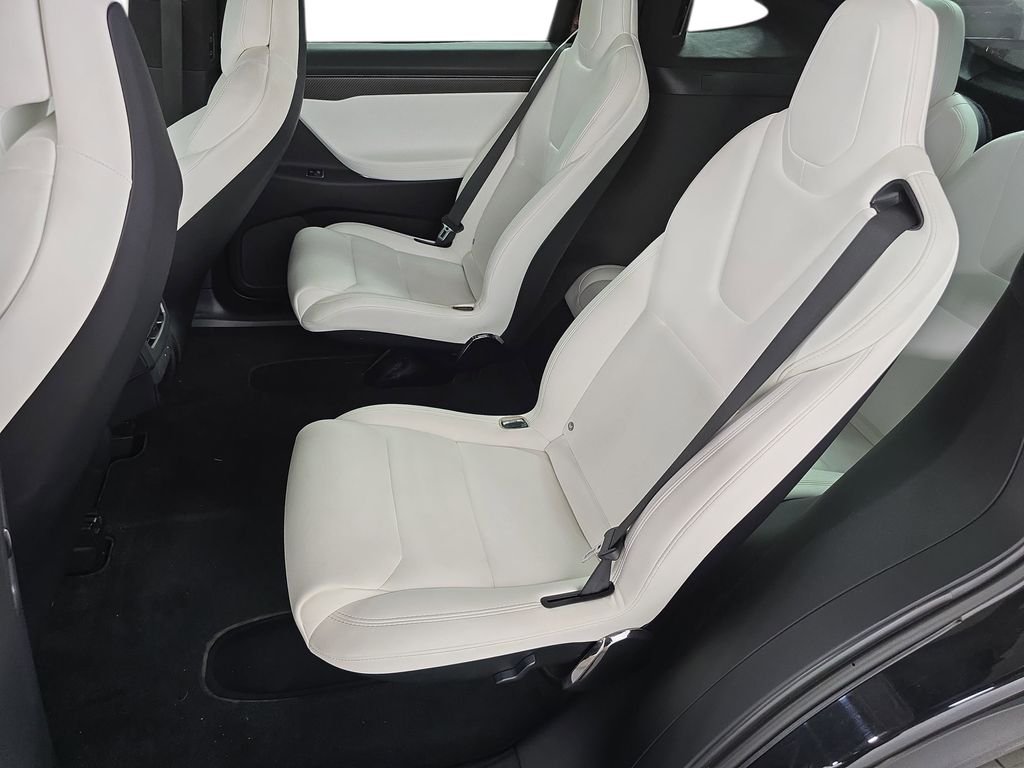 Used 2018  Tesla 75D image 24