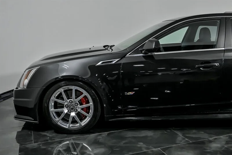 Used 2013 Black Diamond Tricoat Cadillac  image 6