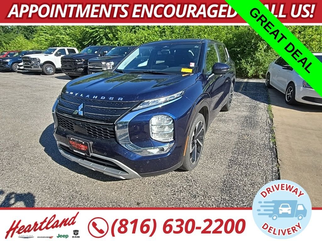Used 2024 Blue Mitsubishi SE image 1