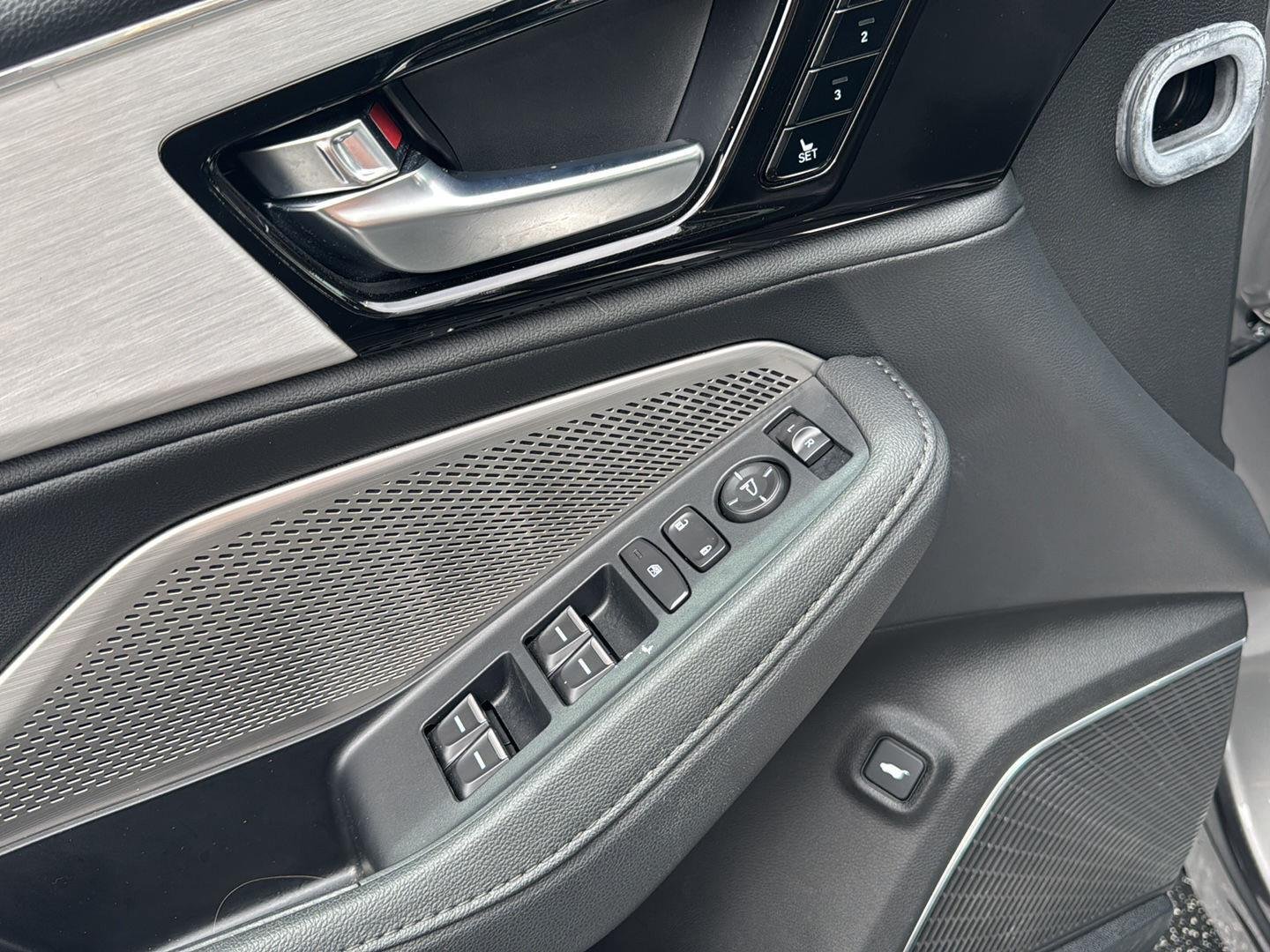 Used 2024 Liquid Carbon Metallic Acura Base image 18