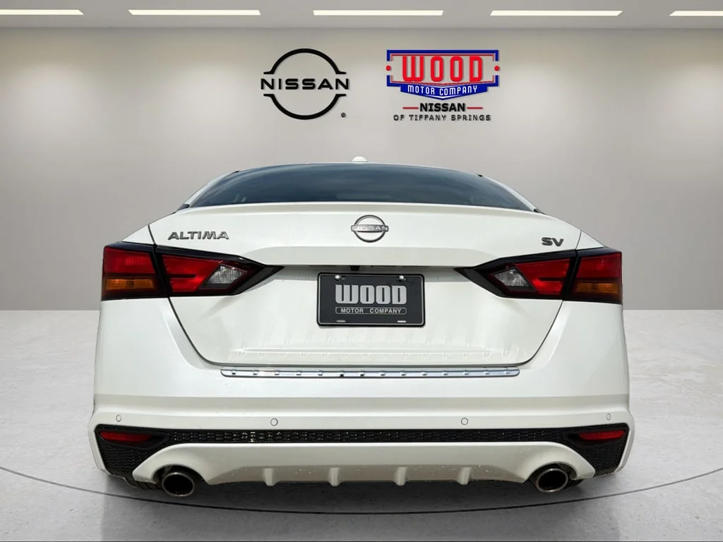 Used 2023 Pearl White Tricoat Nissan 2.5 SV image 3