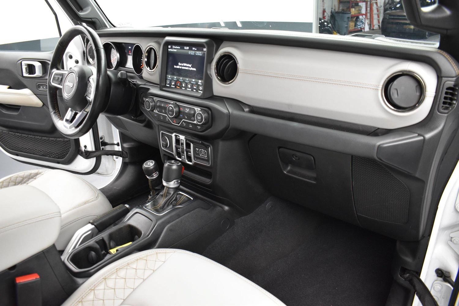 Used 2022 Bright White Clearcoat Jeep Unlimited High Altitude image 7