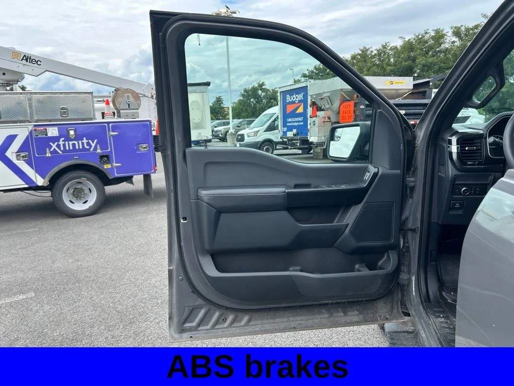 Used 2021  Ford XL image 14