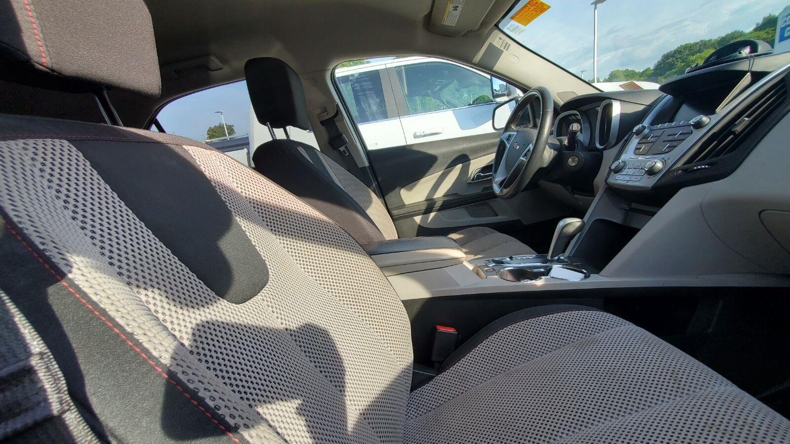Used 2015 TUNGSTEN METALLIC Chevrolet LT image 4