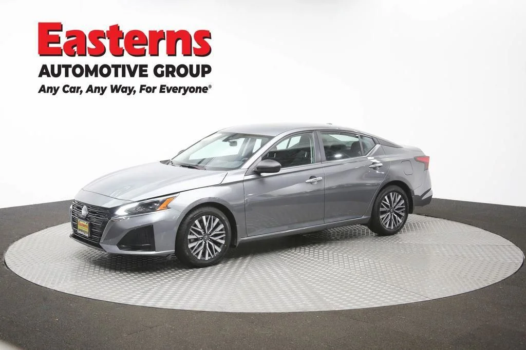 Used 2025 Gray Nissan 2.5 SV image 58