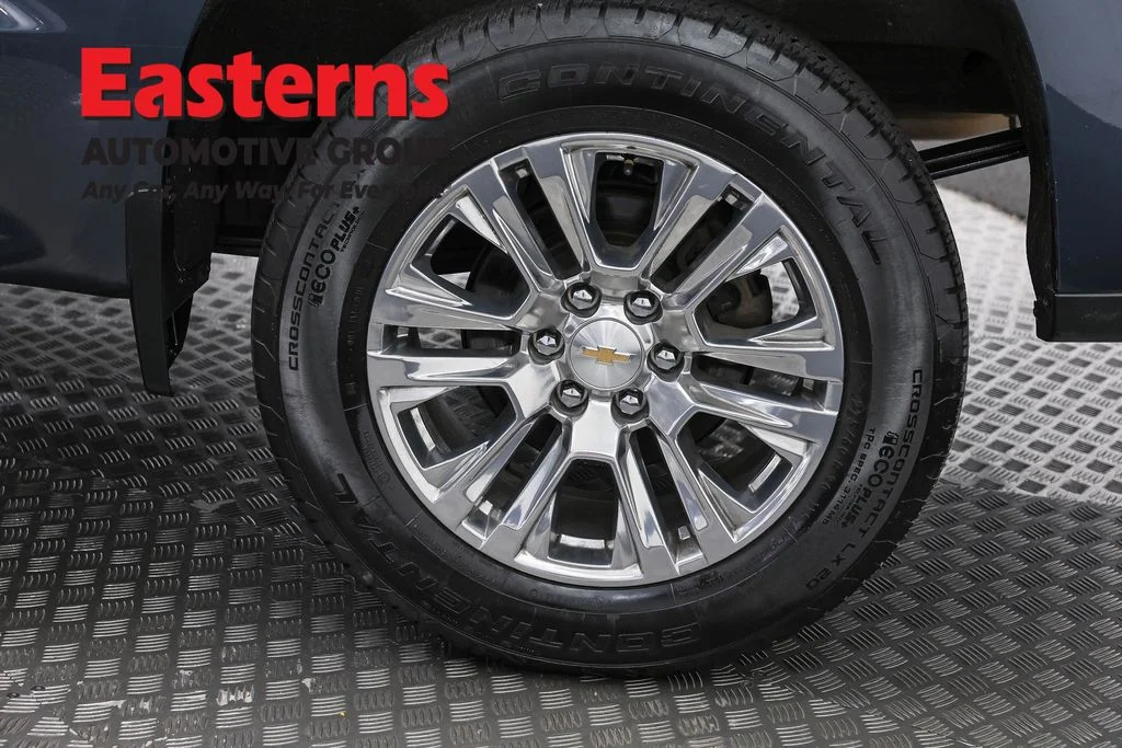 Used 2020 Gray Chevrolet LT image 31