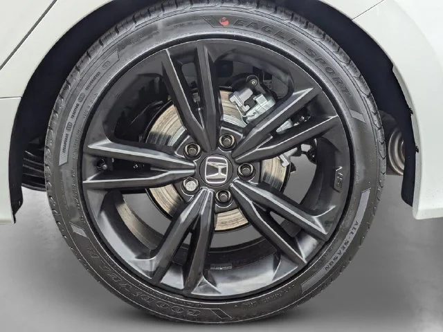 New 2026 Platinum White Pearl Honda FWD image 7