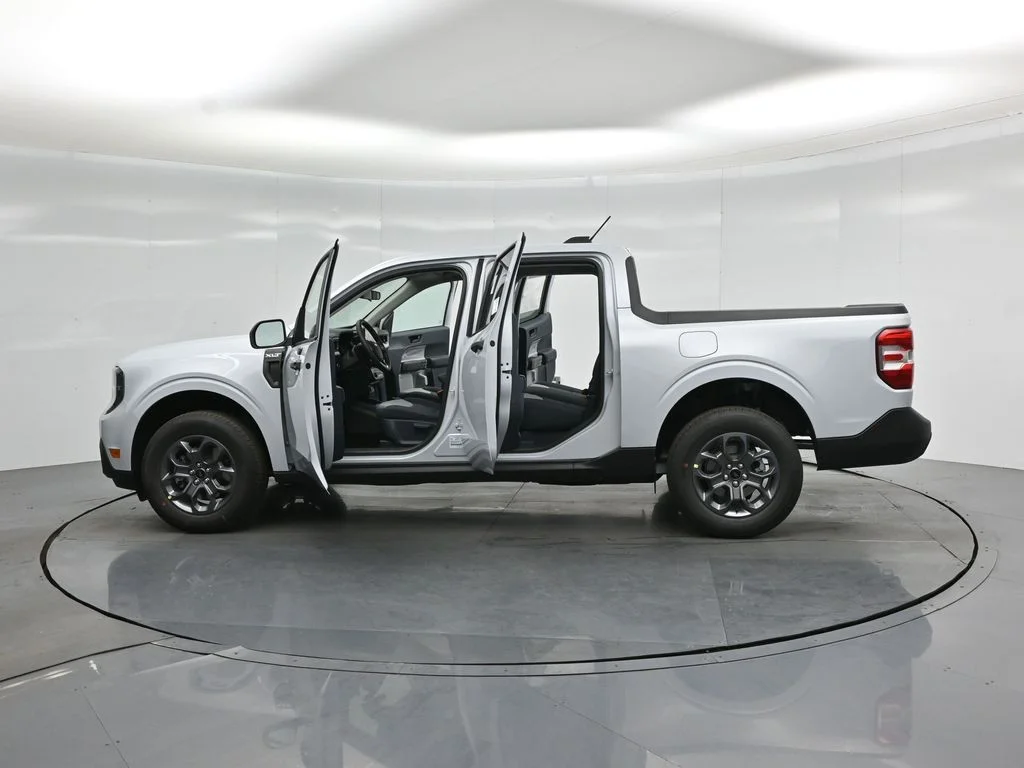 New 2026 White Ford XLT image 28